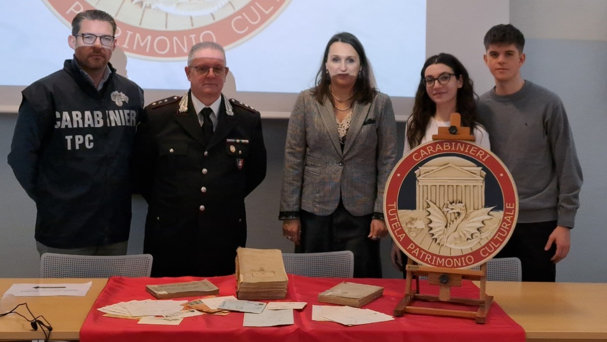 In vendita online e ai mercatini: documenti storici restituiti allo "Zanon" | FOTO - 