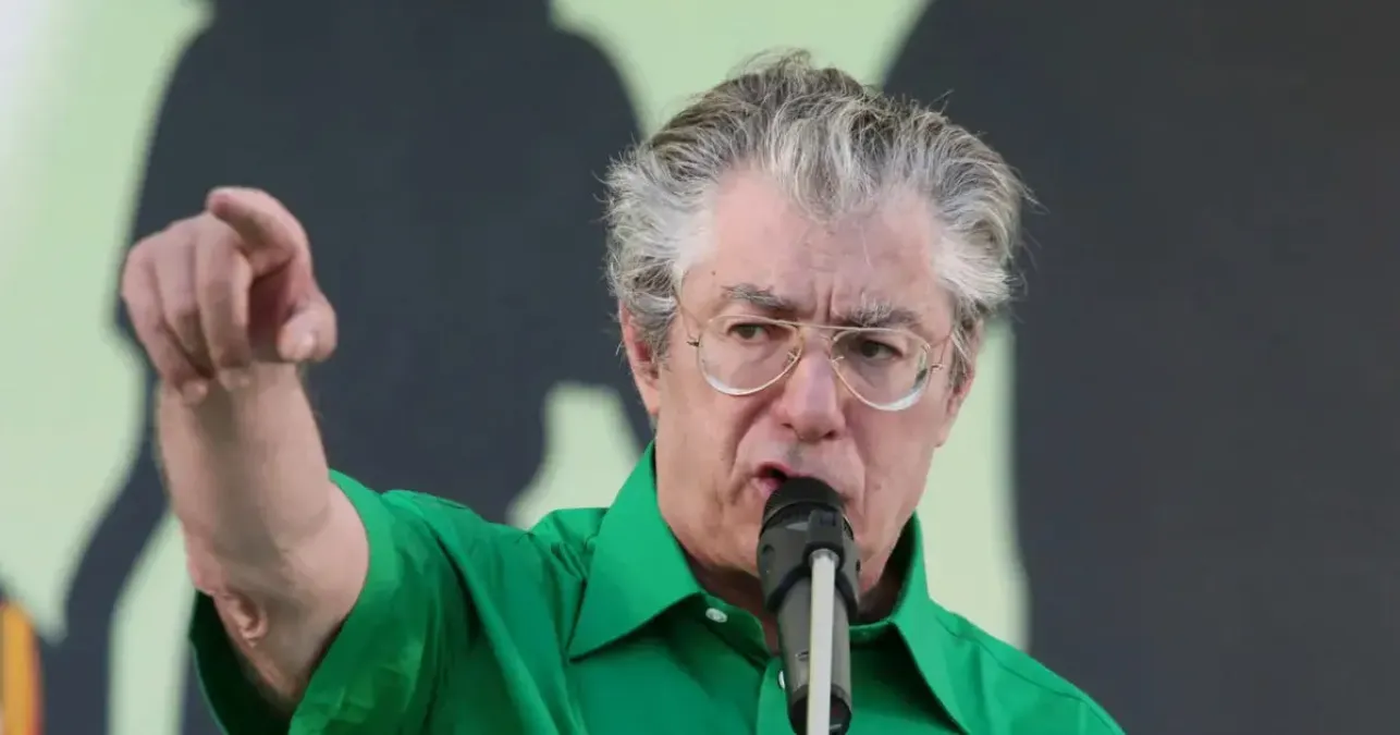 Addio a Umberto Bossi, fondatore della Lega. Zaia e Fedriga: «è stato esempio e guida» - 