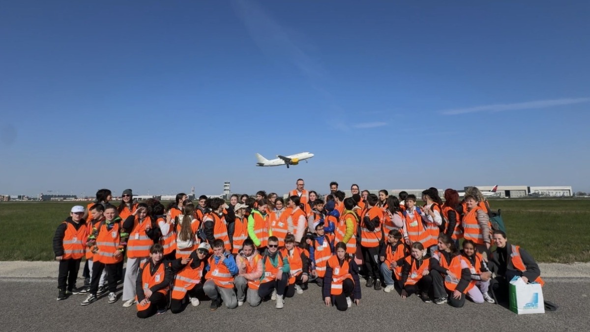Aeroporto di Venezia apre alle scuole: viaggio tra acqua, sostenibilità e innovazione - 