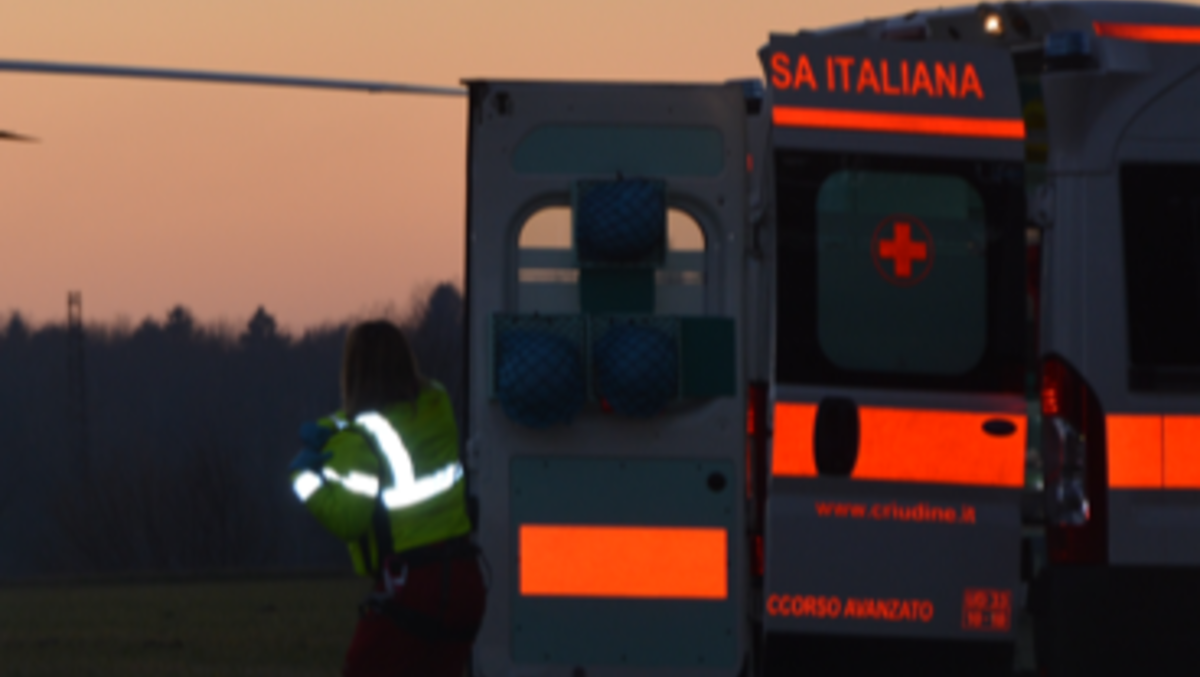 Incidente stradale: schianto tra auto e scooter, ragazzo di 16 anni in codice rosso - 