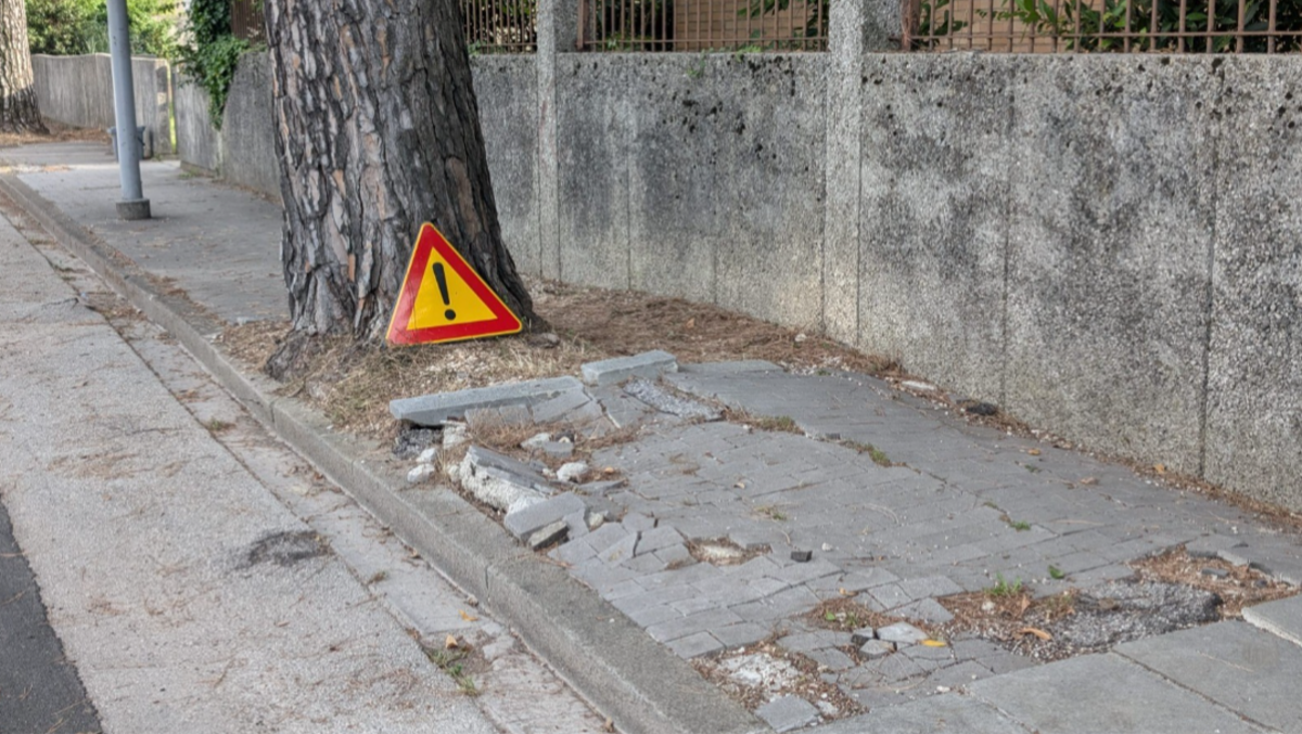 Udine, partono i lavori in via Albona: nuova pavimentazione, illuminazione e marciapiedi accessibili - 