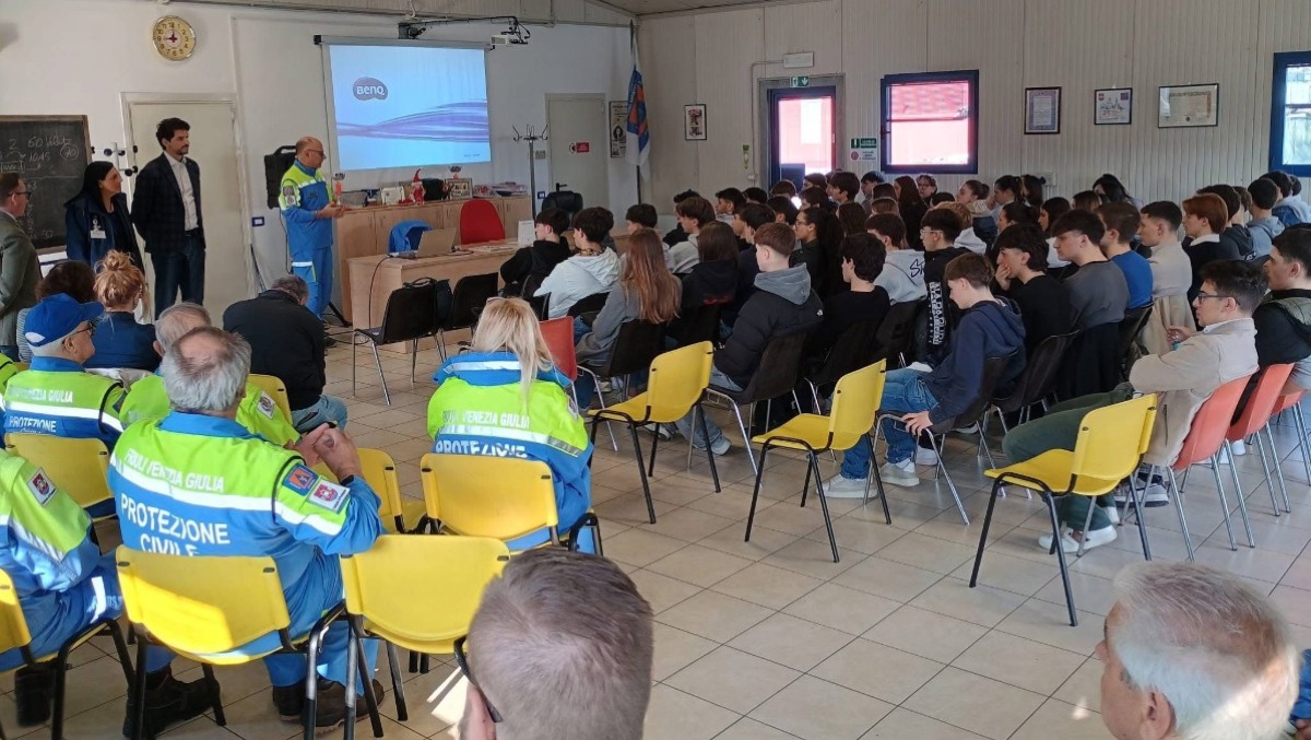 Pordenone, open day Protezione Civile: studenti in prima linea tra droni e mezzi operativi - 