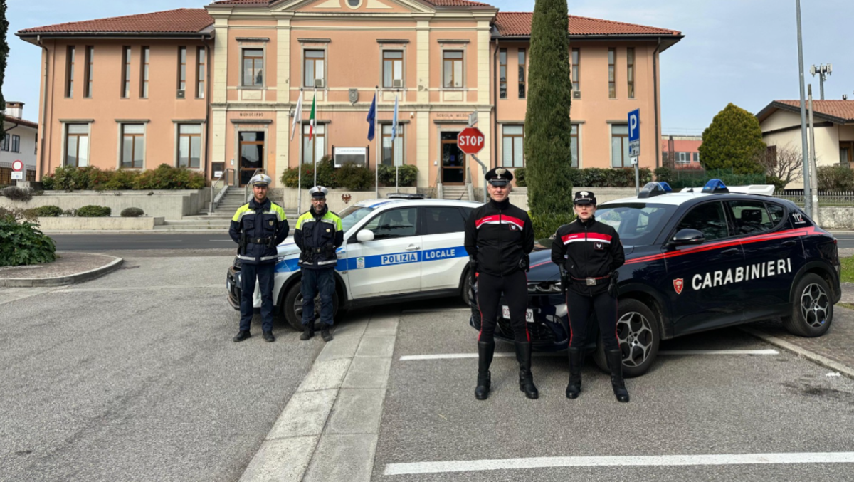 Forze dell'ordine irrompono durante la serata di ballo: locale senza sicurezza e titolare denunciato - 