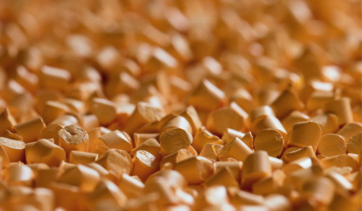 Come ottenere colori uniformi, stabili e ripetibili nelle materie plastiche: dai masterbatch al controllo di processo. Una guida pratica. - 