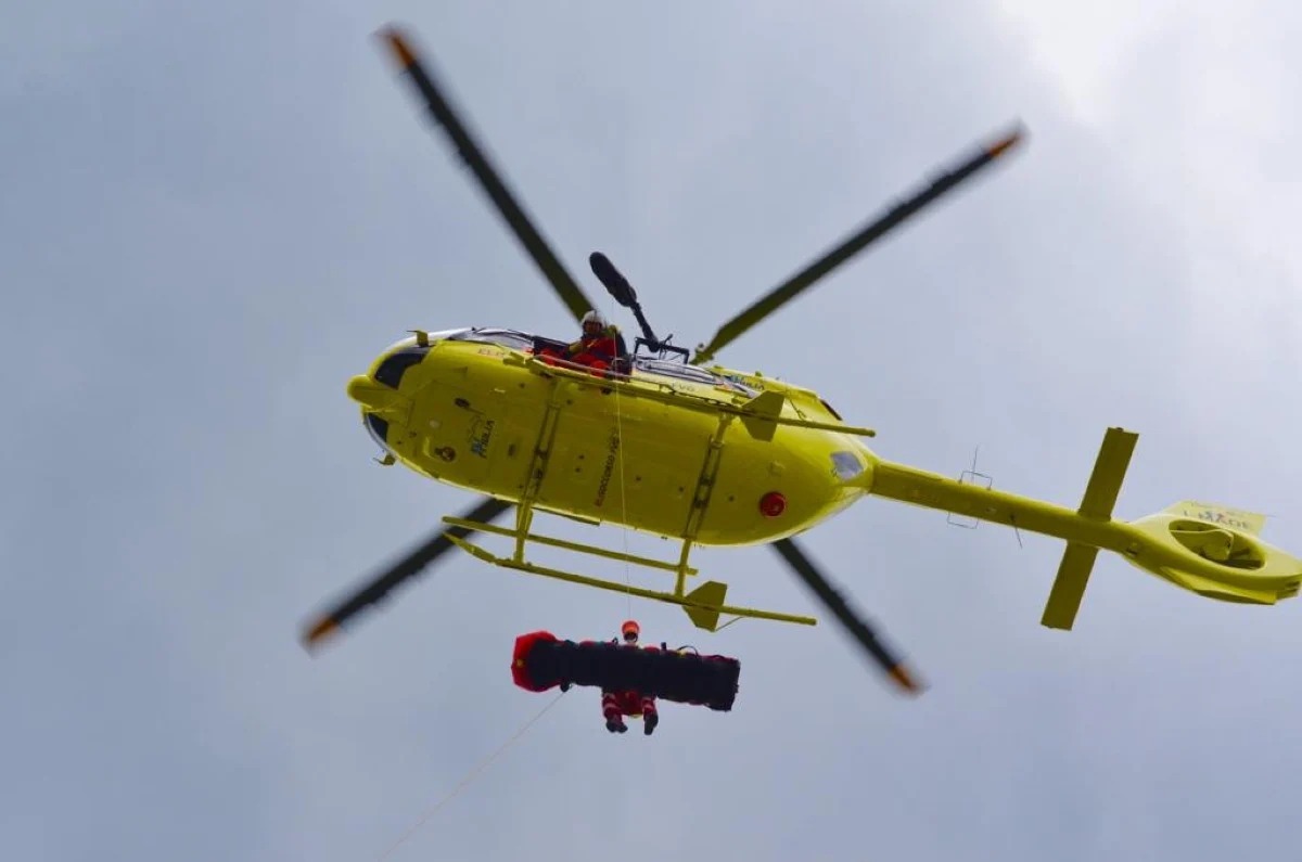 Cade in mountain bike sul sentiero: elitrasportato in ospedale - 