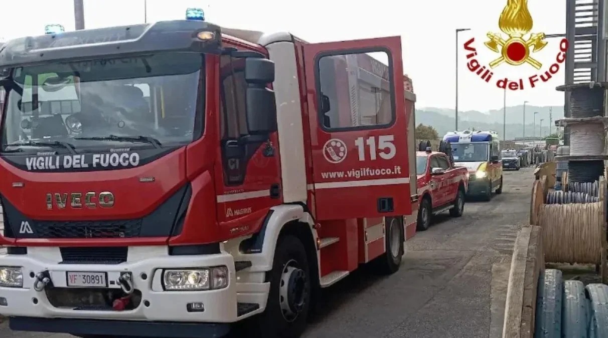 Tragedia sul lavoro, operaio 22enne muore incastrato in un macchinario - 