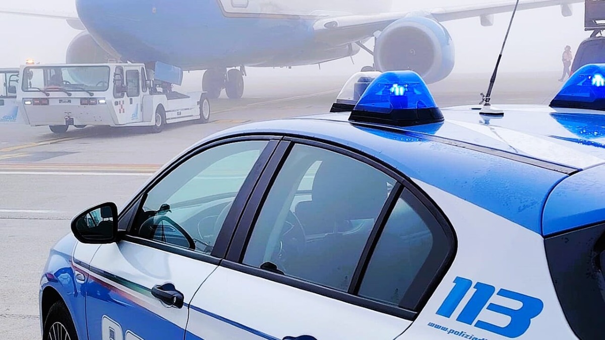 Documenti falsi al Marco Polo: quattro turisti nei guai - 