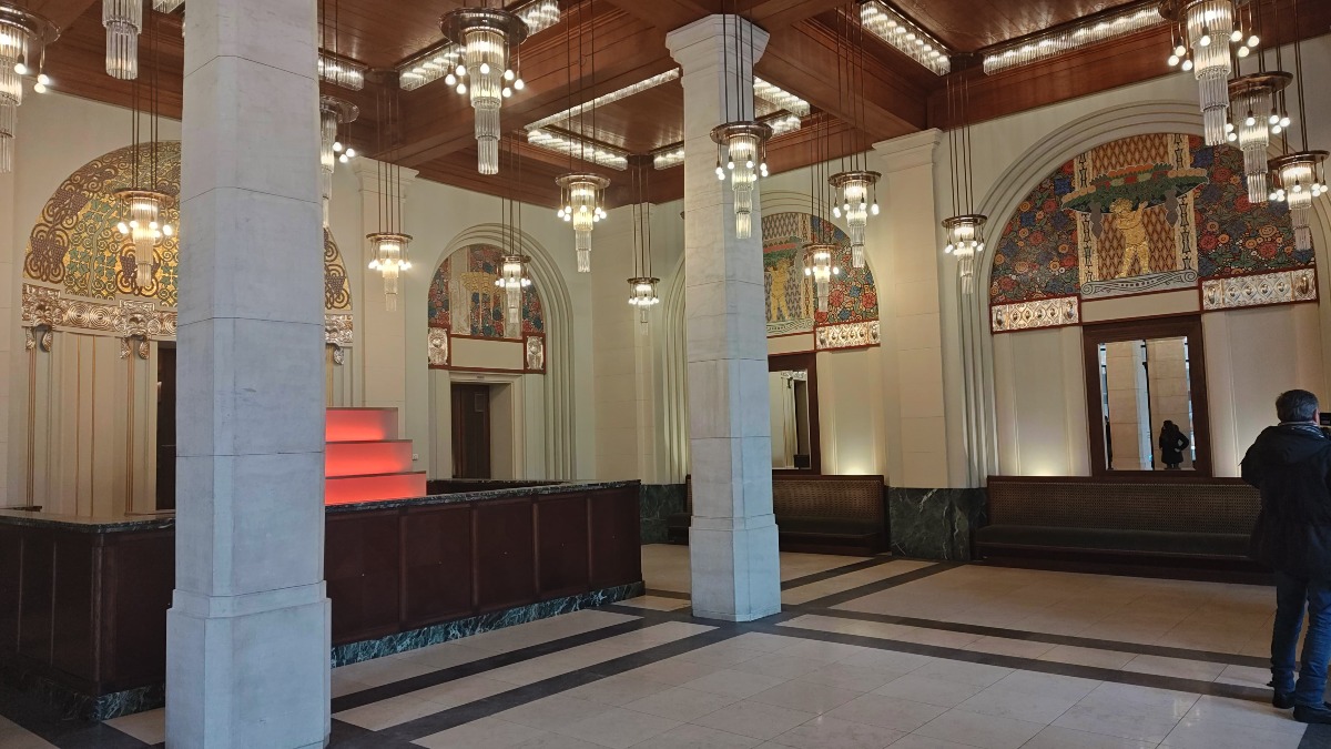 Via ai lavori di restyling: conto alla rovescia per la riapertura dello storico Caffè Contarena - 