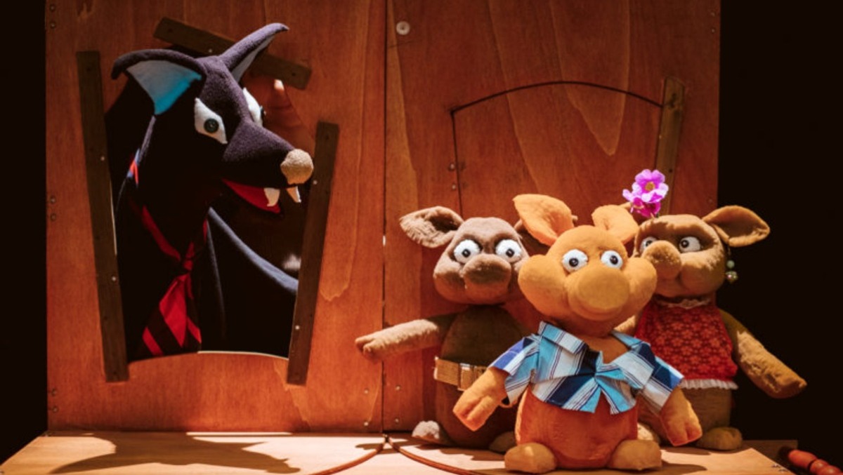 Tre porcellini tra ironia e attualità: a Fagagna la fiaba in chiave moderna - 