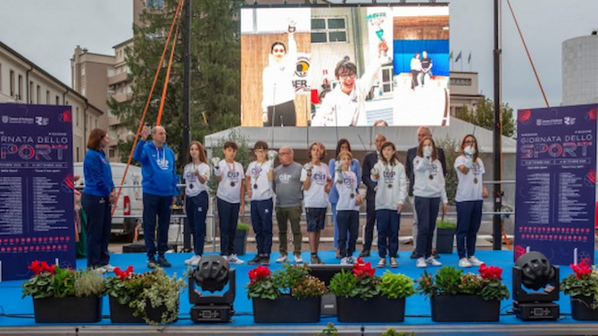 Club Scherma Pordenone domina: sei titoli regionali e weekend da incorniciare - 