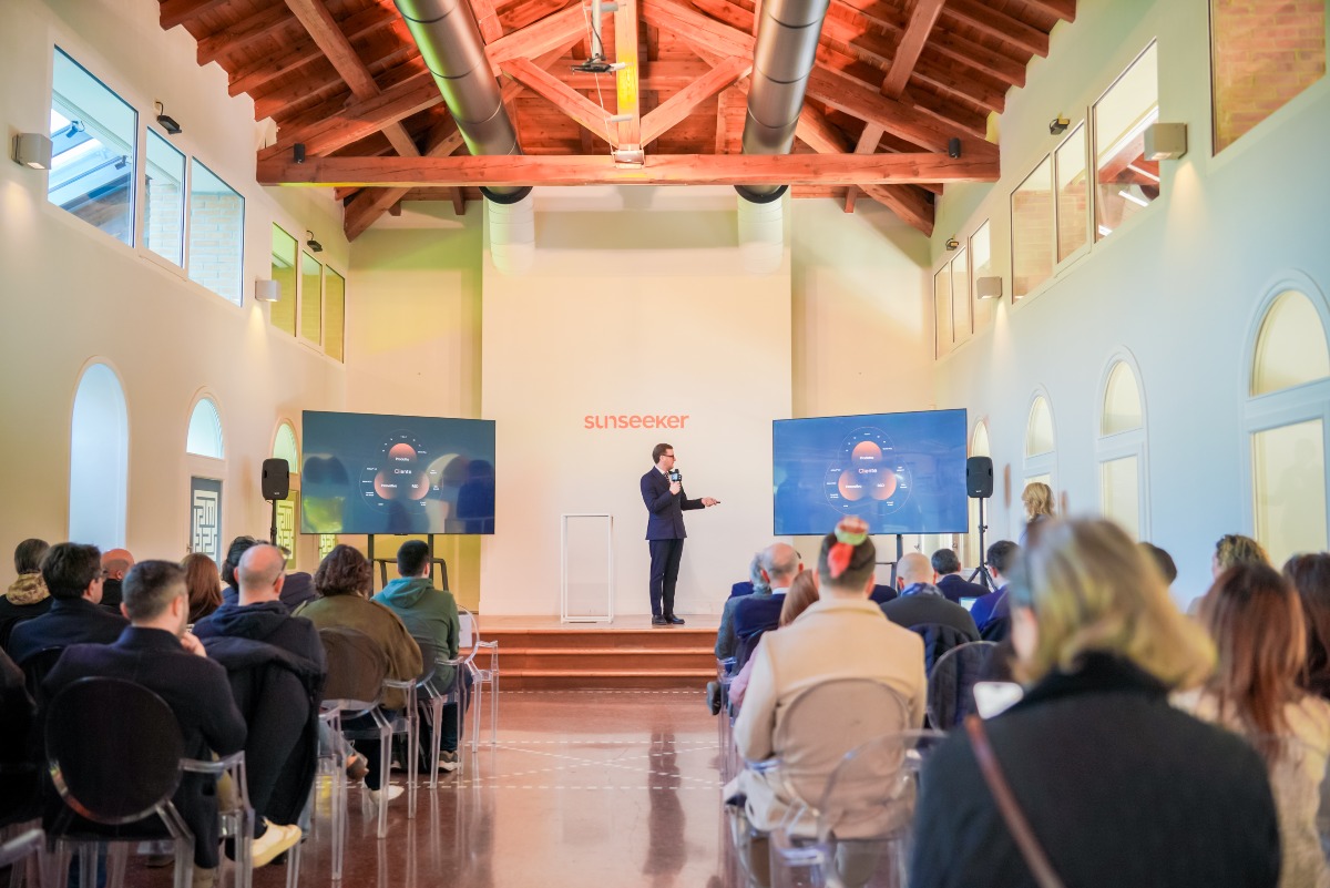 Sunseeker Robotics presenta la gamma di robot tosaerba X Gen 2: l’armonia in giardino diventa realtà - Michele Belladelli, Sales Manager of Sunseeker Elite, introducing the Sunseeker brand