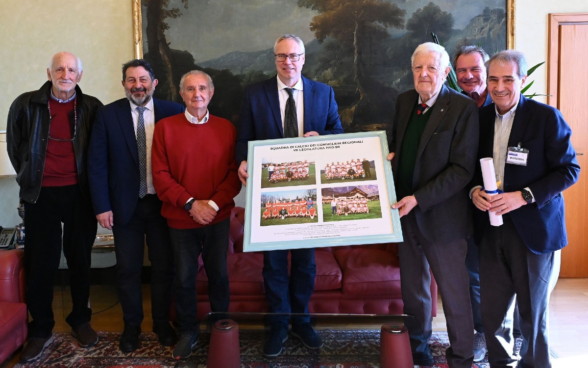 Dal calcio alla politica: a Trieste il simbolo di unione che attraversa 30 anni | FOTO - 