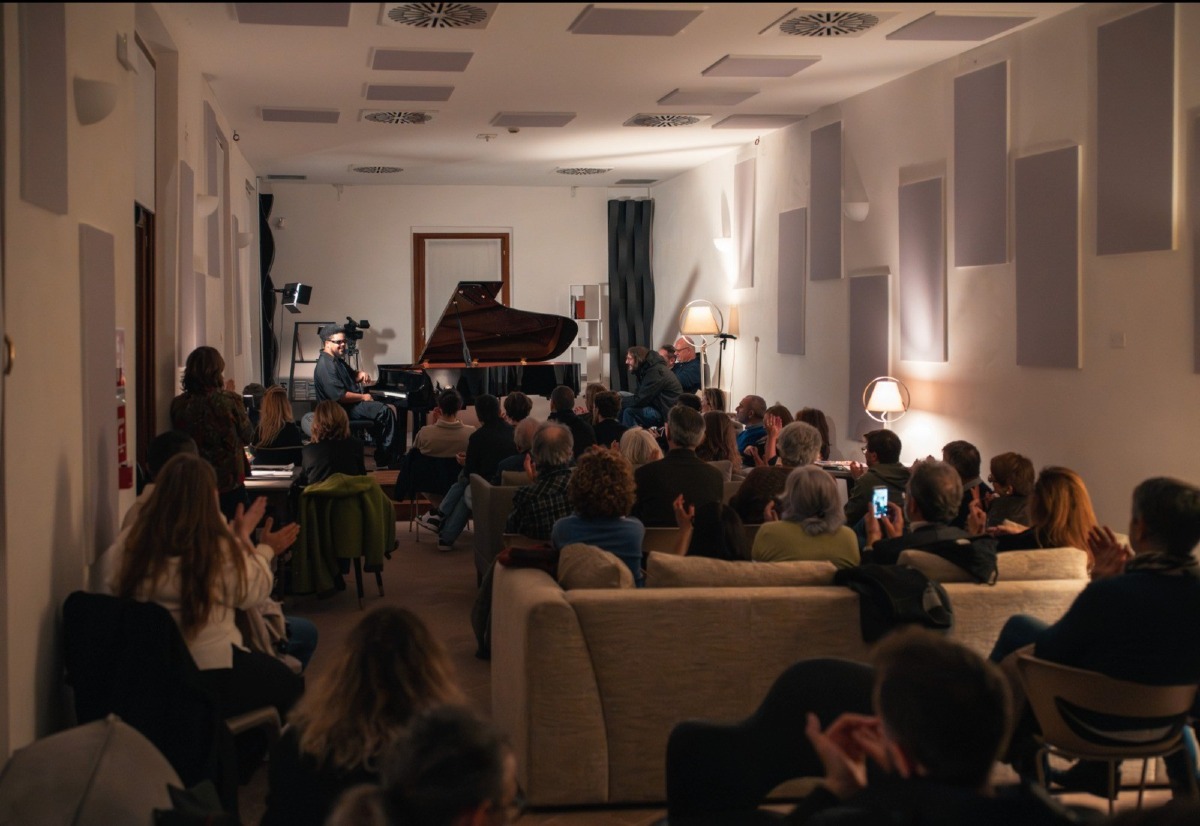 Meet&Play torna a Pordenone: antichi canti e jazz contemporaneo si incontrano -  Piano City PArlour: in concerto Mauro Costantini e Daniele D’Agaro DUO DISCANTUS