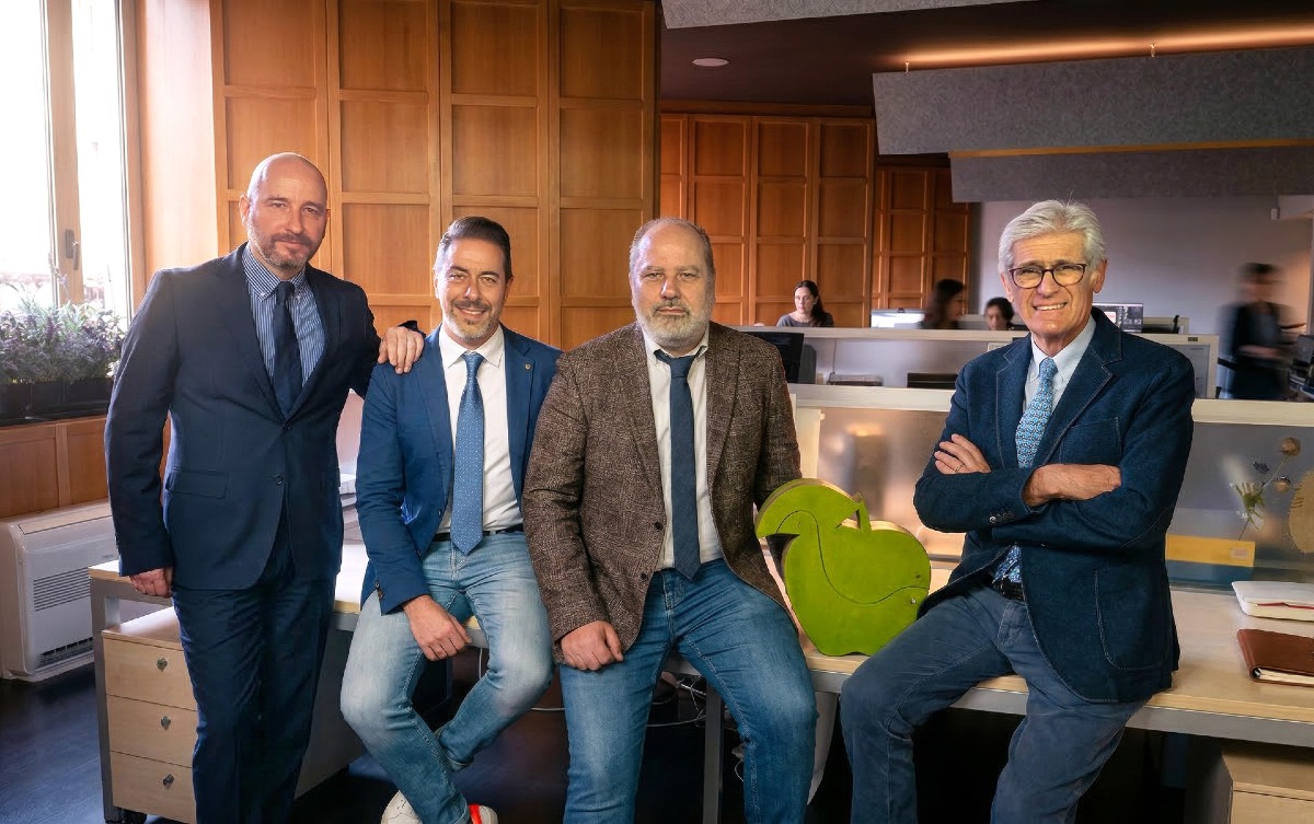 Dopo 50 anni alla guida di Aipem, Paolo Molinaro "dona" l'agenzia ai collaboratori storici