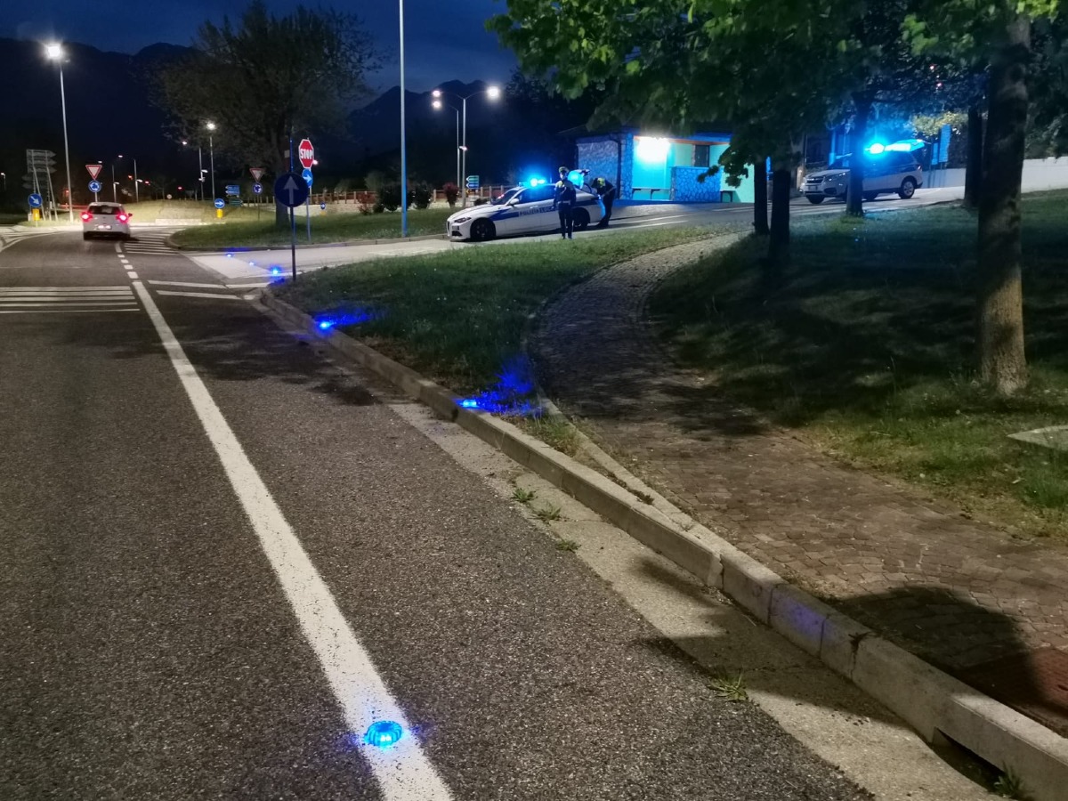Folle inseguimento in Friuli: prima in auto, poi a piedi nei boschi - 