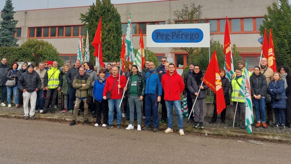 Allarme occupazione alla Peg Perego: «45 esuberi e linee a rischio, lunedì il corteo» - 