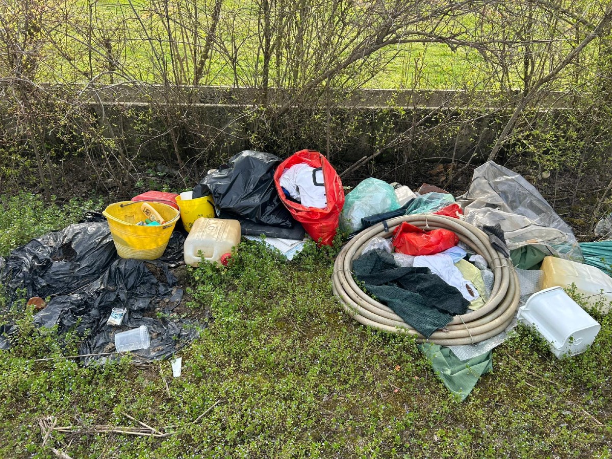 Giornata ecologica, spunta una discarica abusiva: caccia all’ecovandalo - 