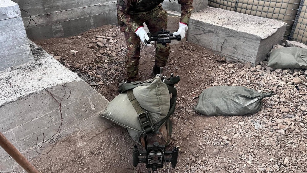 Bomba all’aeroporto militare di Aviano, artificieri in azione: «fatta brillare in sicurezza» | FOTO - LA BOMBA
