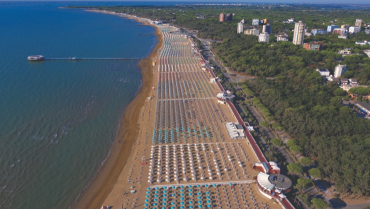 Lignano Pineta punta sulla sostenibilità: droni e sensori per studiare la pineta - 