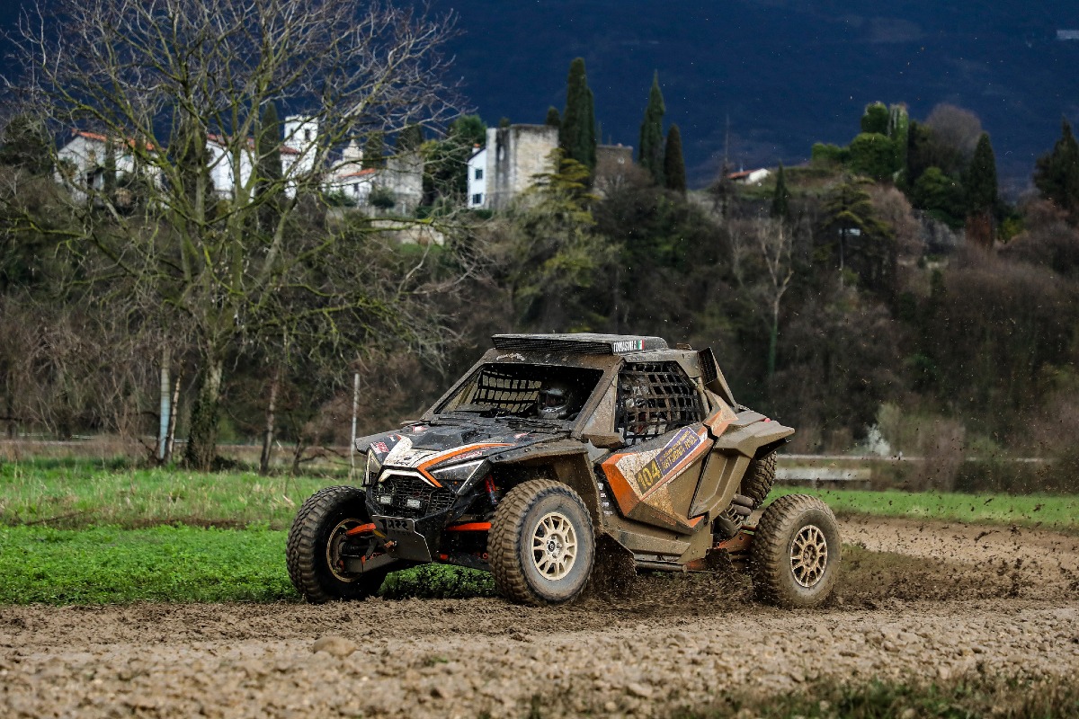 Fango, pioggia e colpi di scena: Andrea Tomasini conquista l’Italian Baja 2026 - 