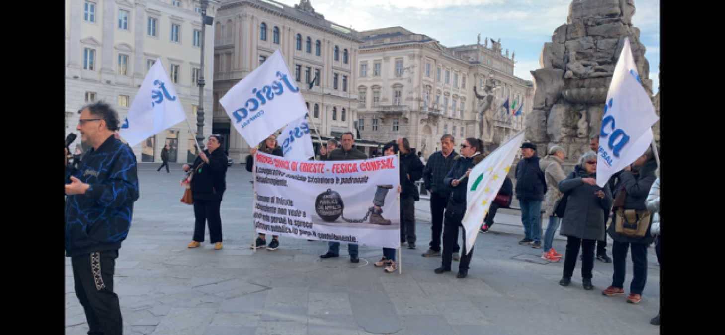 Trieste, protesta davanti al Municipio: “Appalto musei nel caos, lavoratori esasperati” - 