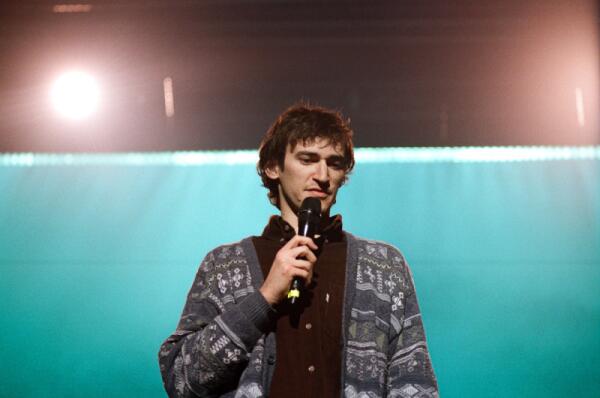 Stand up senza filtri a Venezia: Dal Monte porta in scena “Sbocco lavorativo”