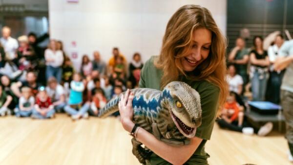Pasqua “giurassica” a Le Brentelle: dinosauri e spettacoli tra scienza e divertimento