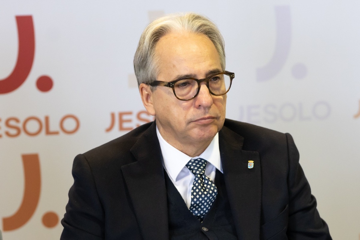 vicesindaco e assessore ai servizi informativi Luca Zanotto