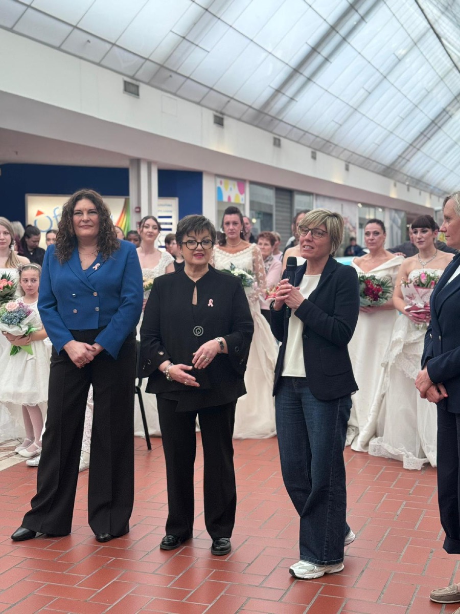 sfilata ANDOS "Abiti da sogno in passerella"