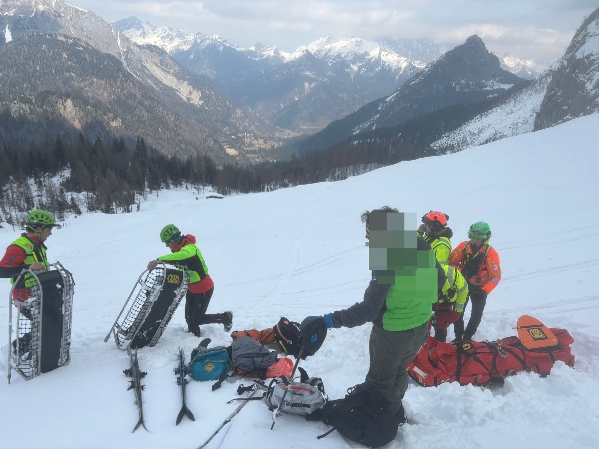 Scialpinista si infortuna sotto il Monte Siera (Cima Sappada): soccorsa