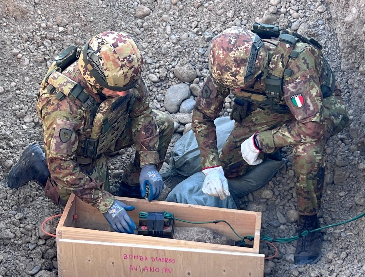 FATTA BRILLARE BOMBA INESPLOSA AD AVIANO