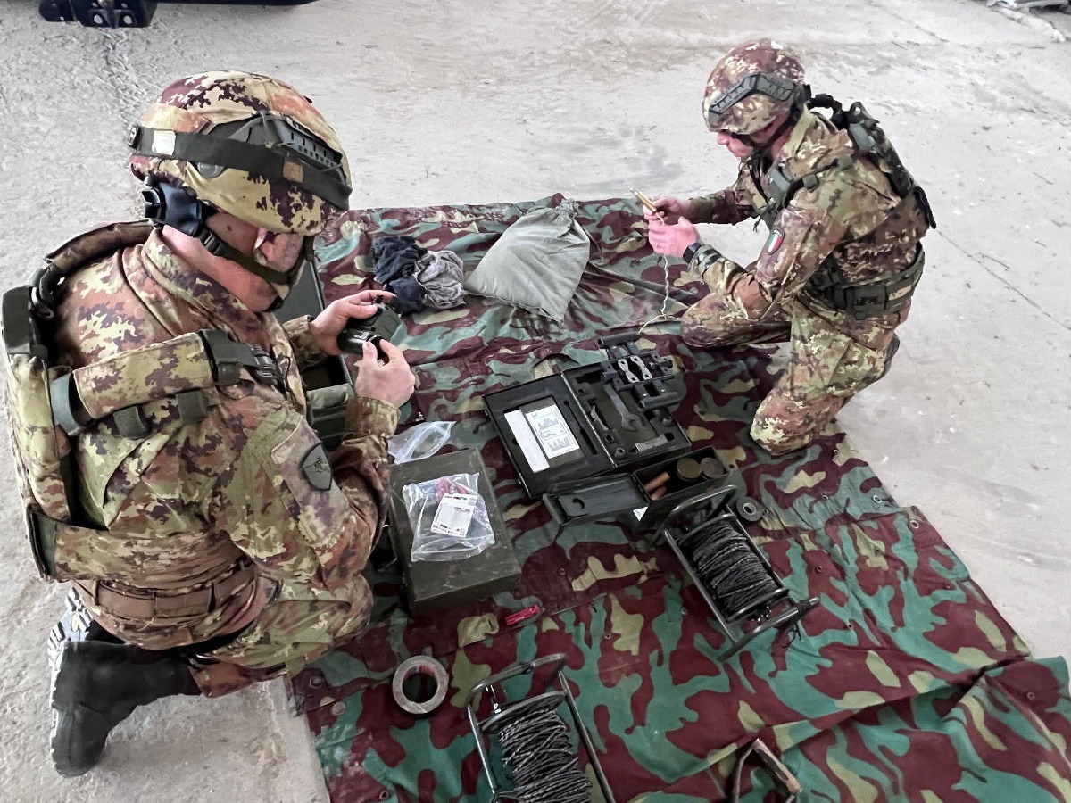 FATTA BRILLARE BOMBA INESPLOSA AD AVIANO