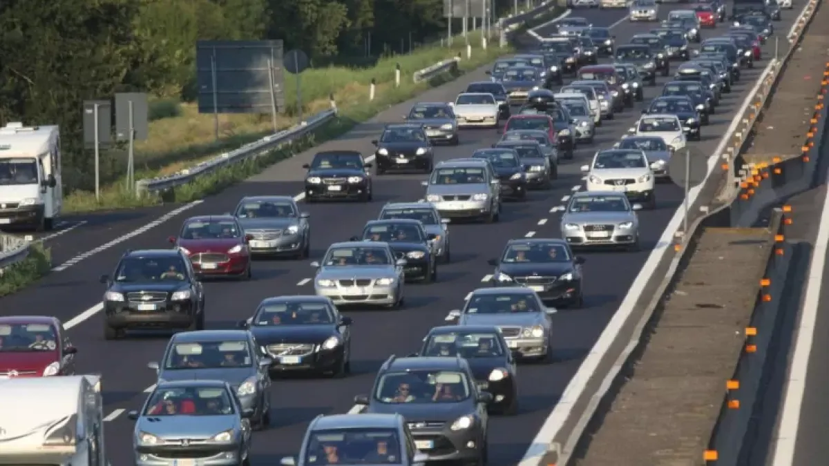 Pasquetta, tamponamento a catena sull'A22: traffico in tilt, 3km di coda - 