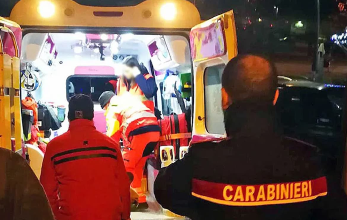 Muore sepolta viva dai suoi acquisti: trovata senza vita nel suo appartamento - 