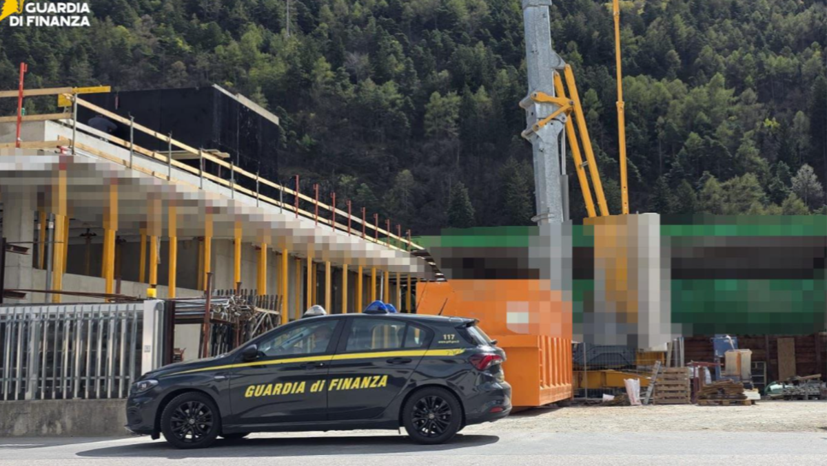 Oltre 60 lavoratori in nero nei cantieri e una maxi evasione contributiva | VIDEO - 