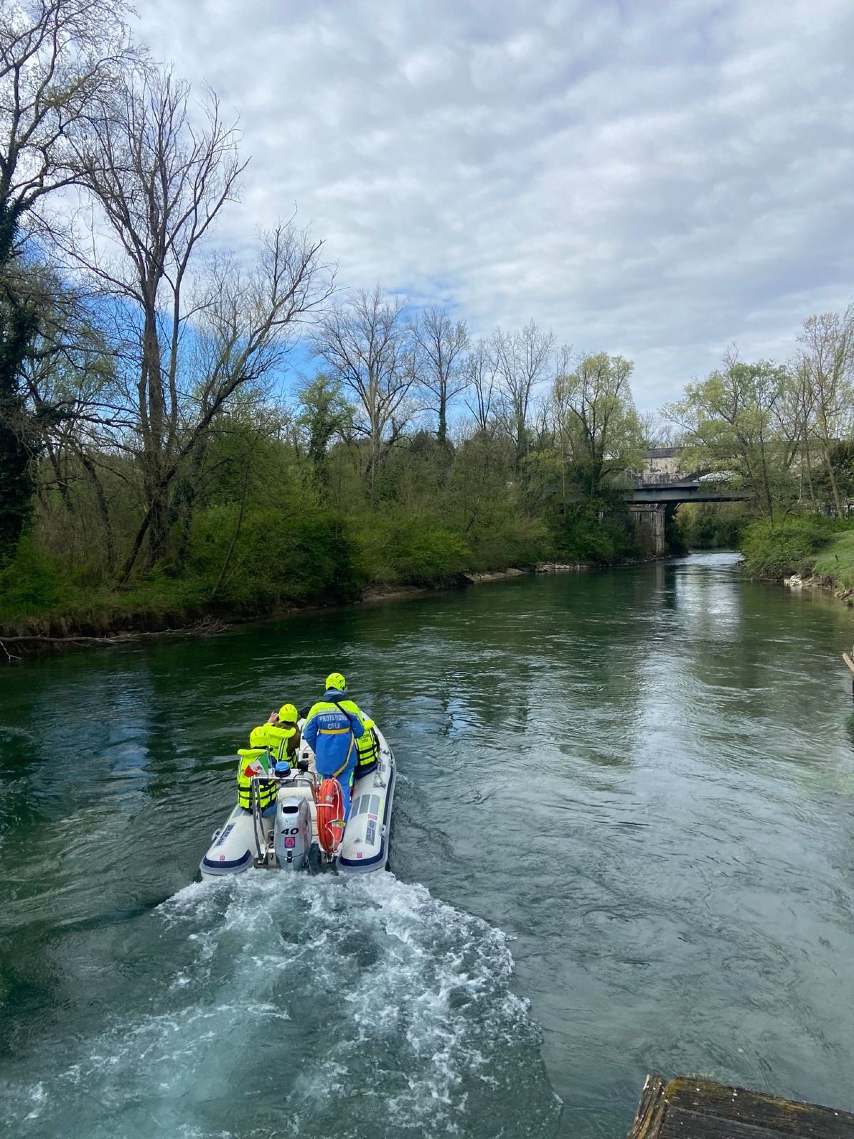 Protezione civile in azione sul Noncello: controlli con droni e natanti per la sicurezza - 
