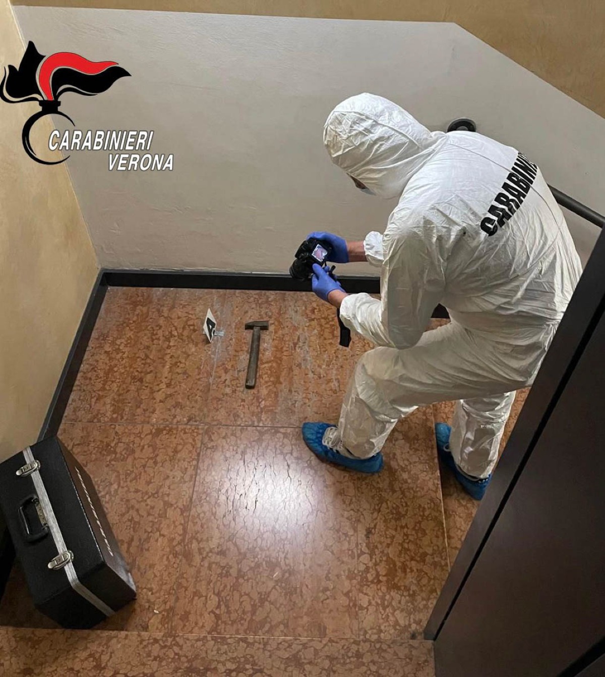 Tentato omicidio in Veneto: donna prende a martellate in testa la vicina di casa - 