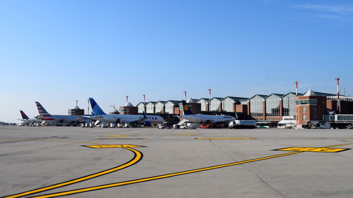 Limitazioni al carburante negli aeroporti? «Niente allarmismi. Operatività garantita» - 