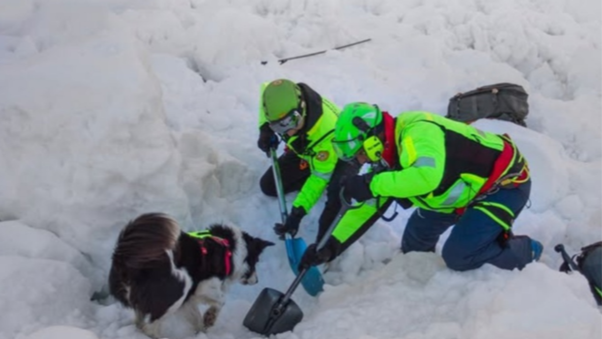 Enorme valanga: scialpinista sepolto sotto più di un metro di neve
