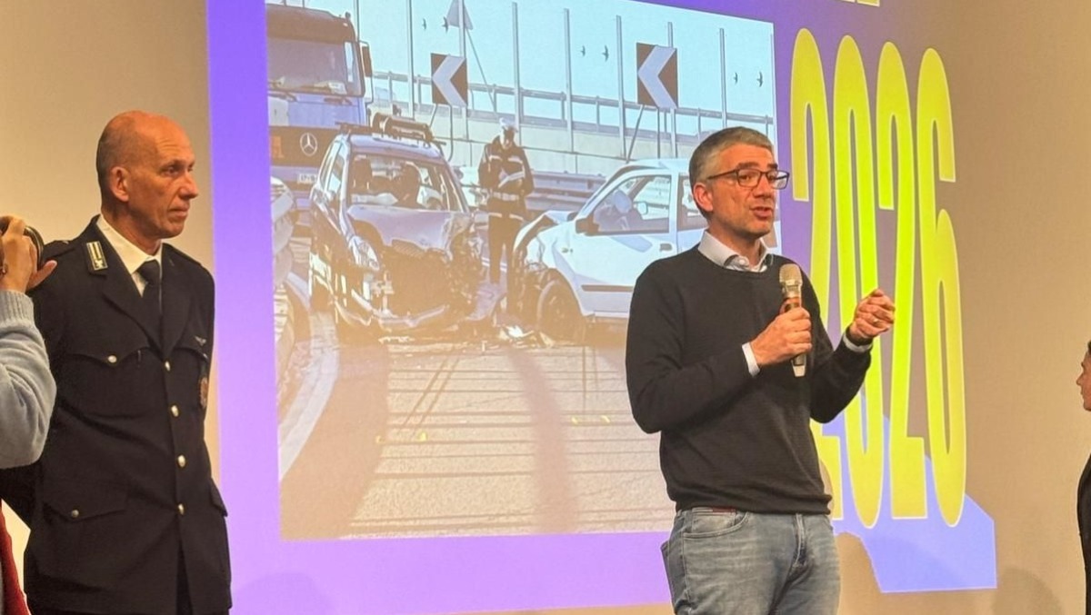 Sicurezza stradale, studenti in prima linea: lezioni pratiche con la Polizia locale - 