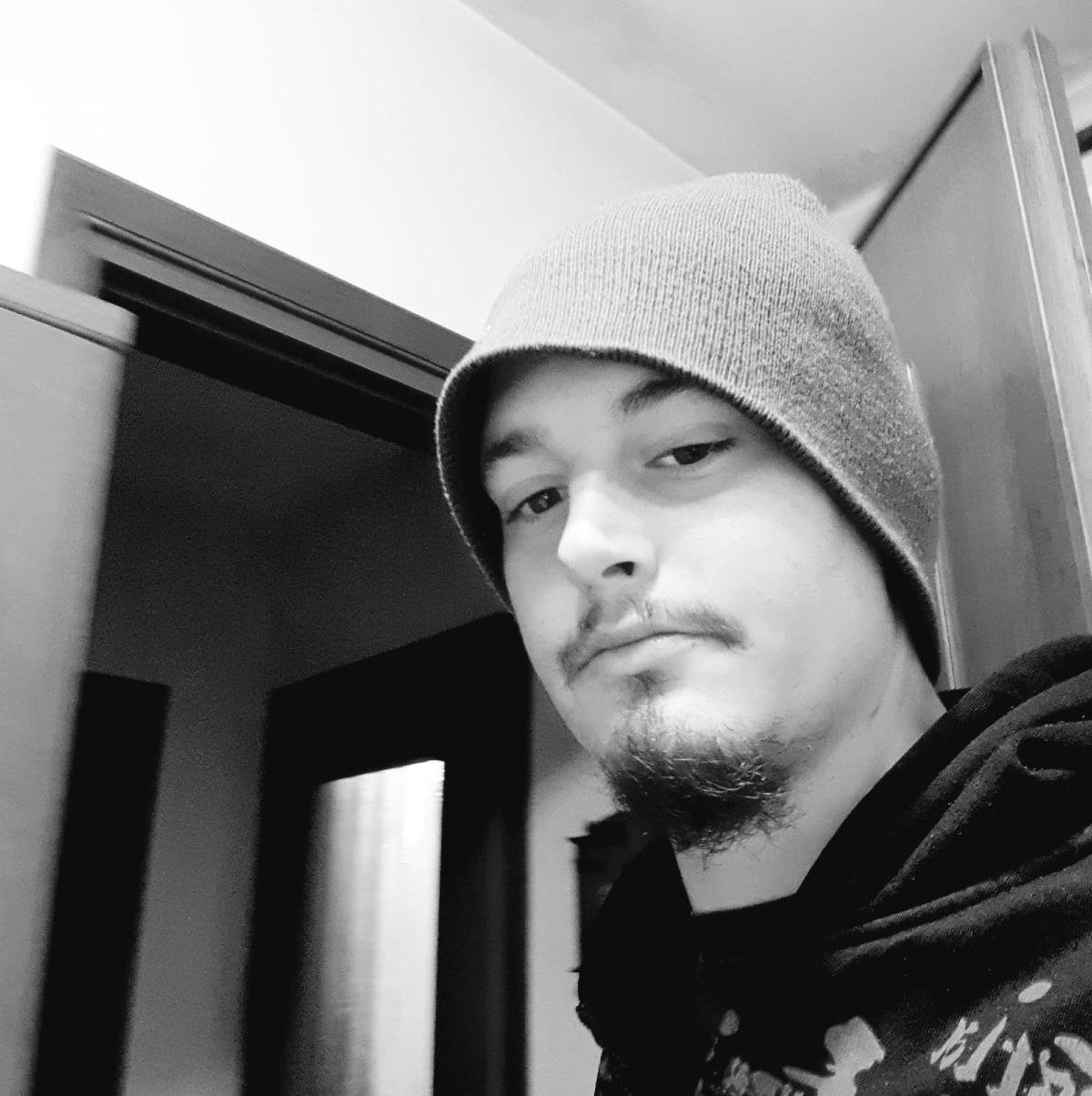 Si sente male e muore davanti agli amici: Igor aveva solo 32 anni - 