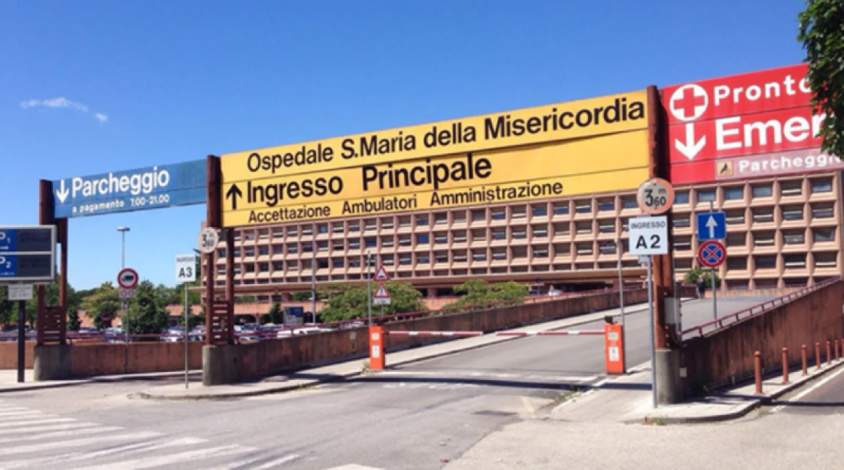 Udine, si sente male e si accascia per strada: muore a 54 anni - 