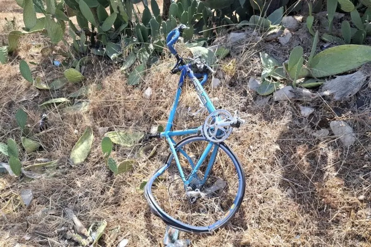 Ciclista trovato senza vita in un fossato: mistero sulla morte - Ansa