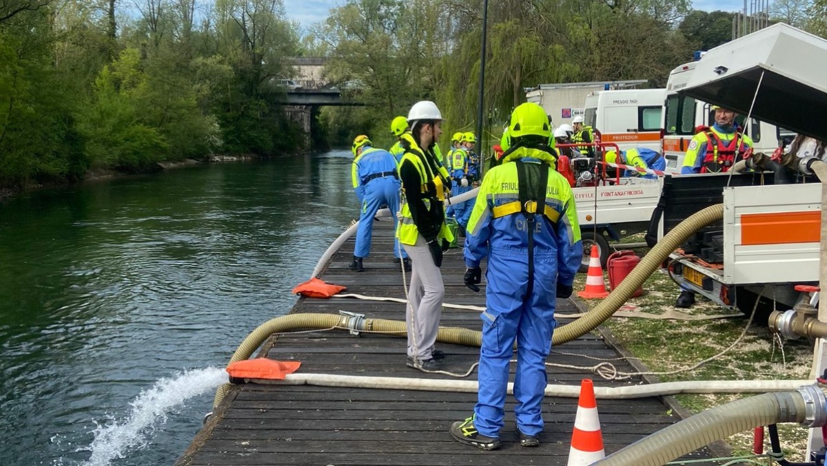 Protezione civile in campo con gli studenti: oltre 100 ragazzi all’esercitazione sul Noncello