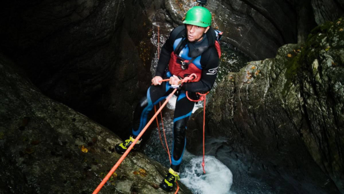 Claut capitale del canyoning: al via il corso base tra gole e cascate - 