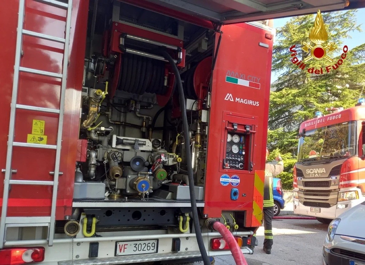 Lite col capo degenera: operaio incendia un capanno dell'azienda - 