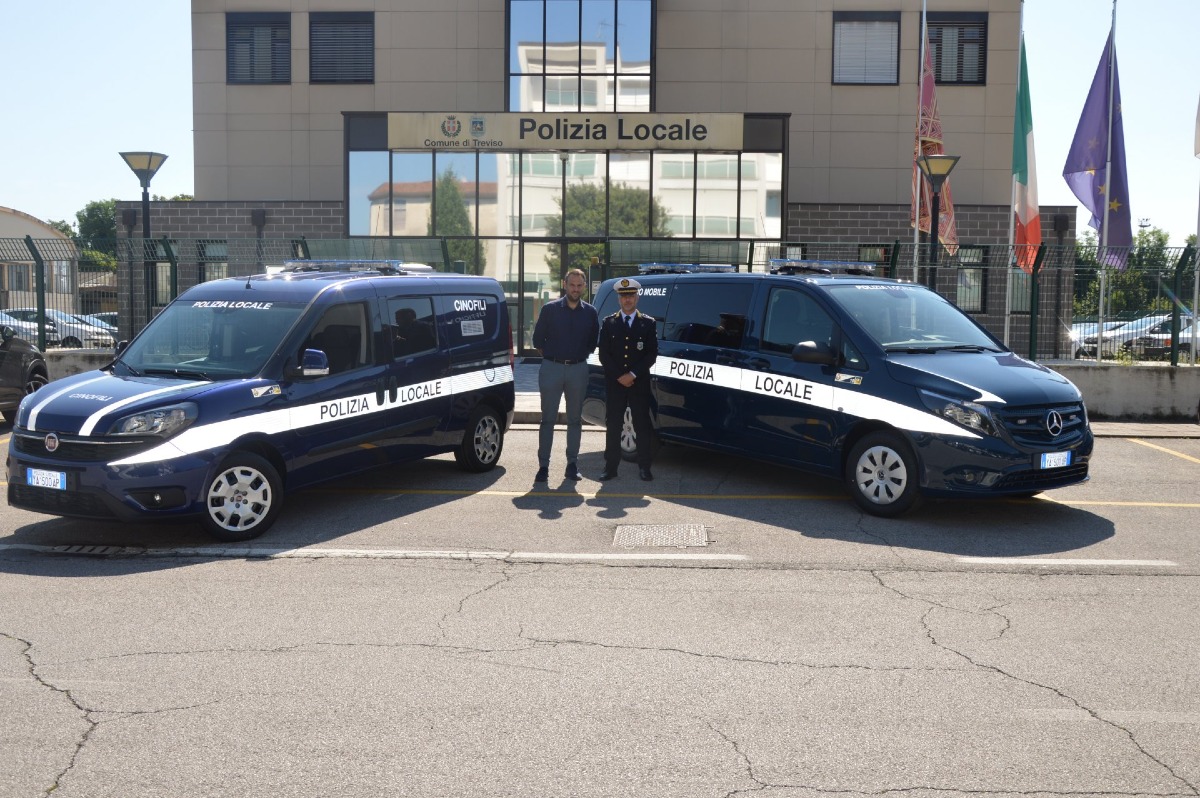 Atti intimi vicino alla stazione in pieno giorno: coppia multata per 10mila euro - 