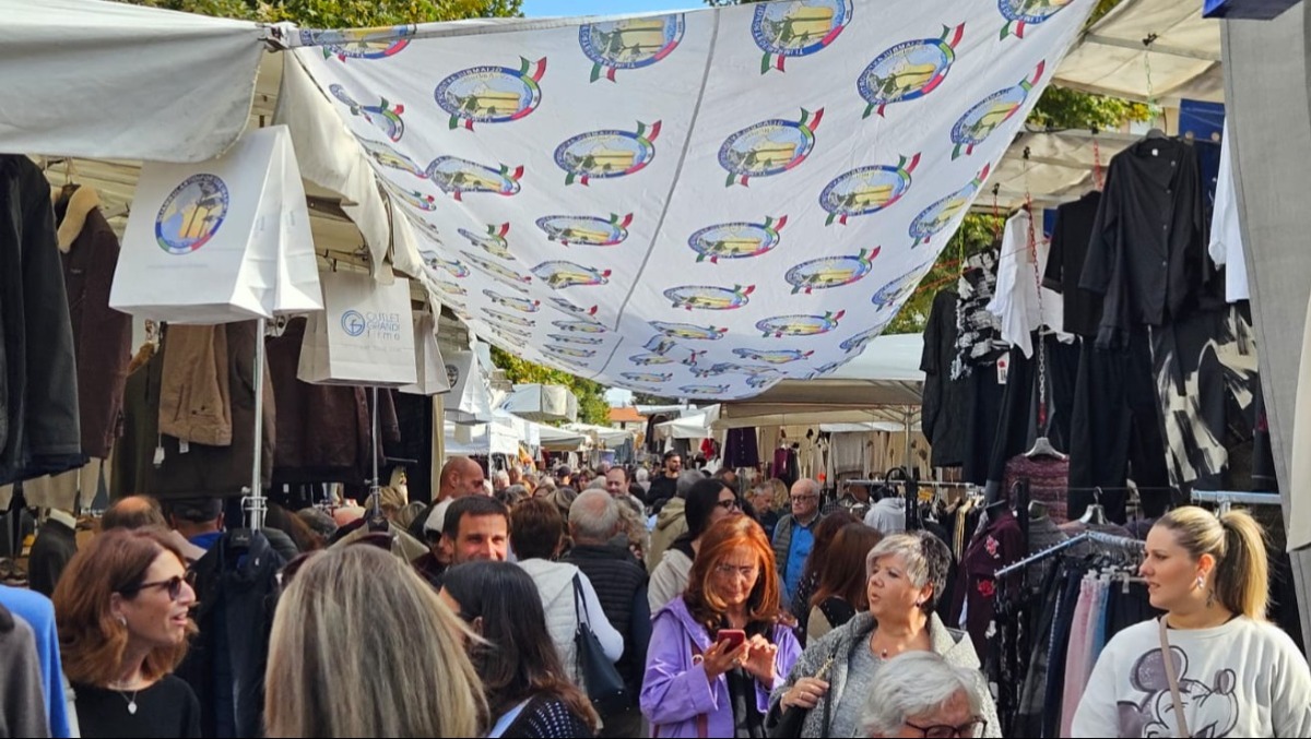 Il mercato più amato d’Italia a Porcia: arrivano Gli Ambulanti di Forte dei Marmi