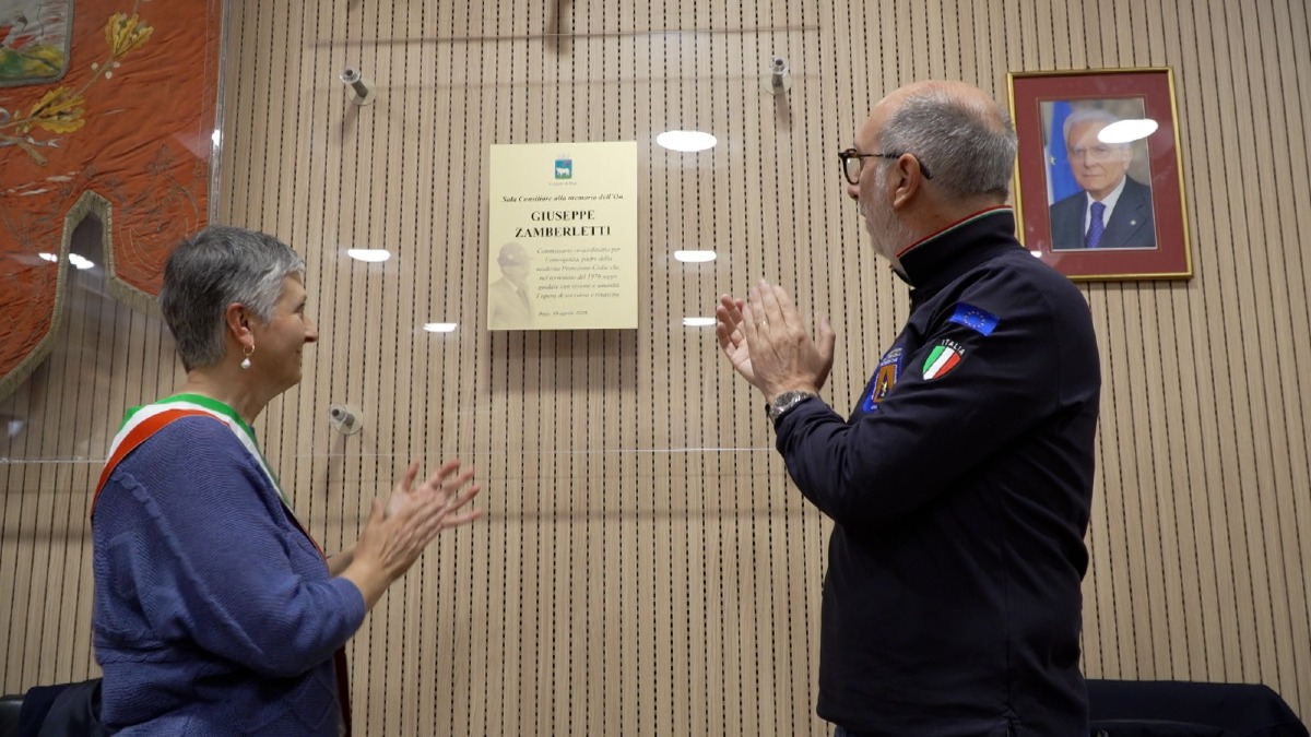 Buja intitola la sala consiliare a Zamberletti: «Così si onora il modello Friuli» - 