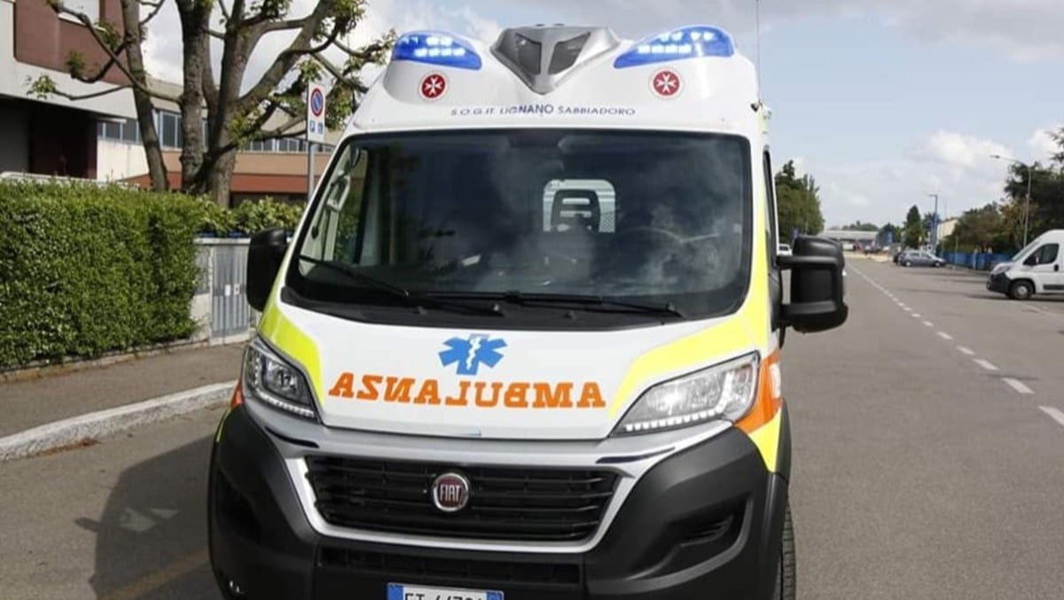 Si accascia davanti agli amici durante la partita: tragedia a Lignano - 